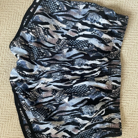 Calvin Klein activewear shorts w lining , M - Picture 4 of 4